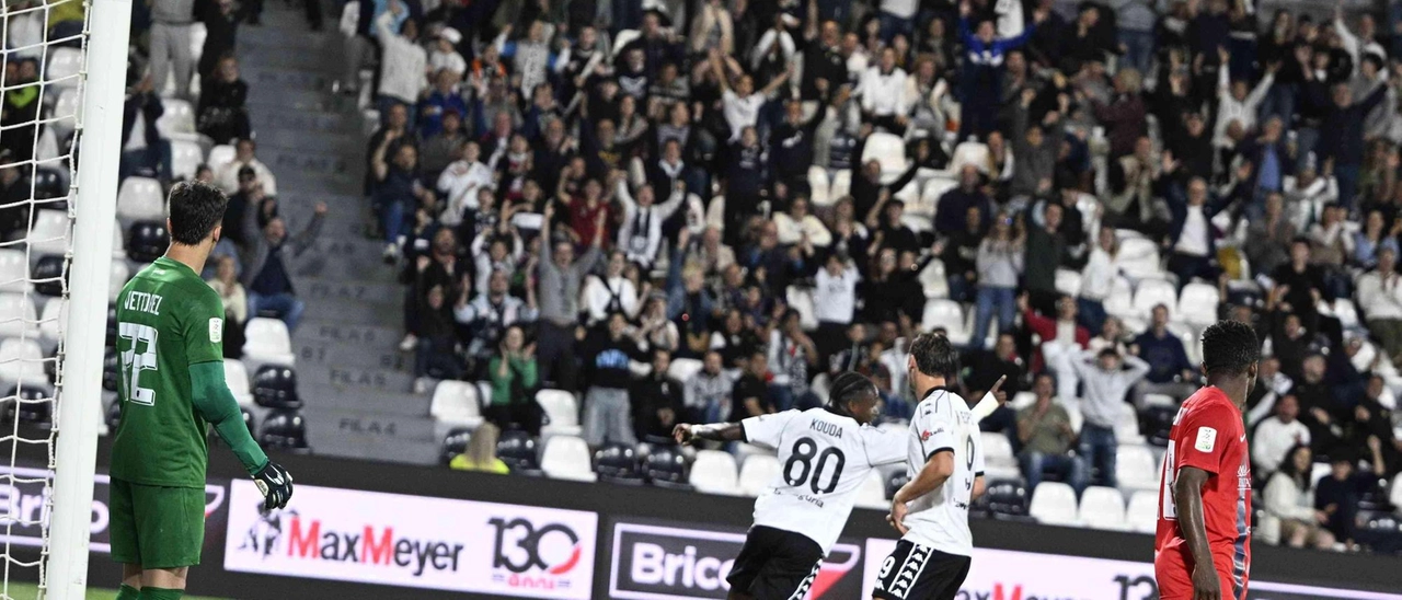 Missione compiuta, lo Spezia chiude terzo. Catanzaro o Cesena l’avversario ai playoff