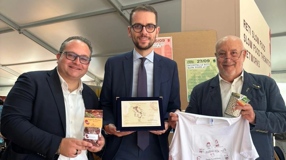 Uno degli eventi che ha visto Capannori passare la consegna di “Slow Beans“ a Mormanno in Calabria Uno degli eventi che ha visto Capannori passare la consegna di “Slow Beans“ a Mormanno in Calabria