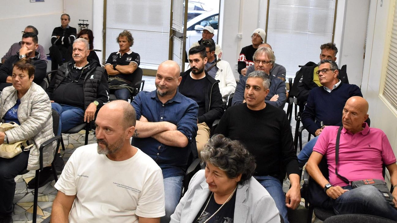Un momento dell’assemblea dei balneari, a cui ha partecipato anche il presidente nazionale del Sib, Antonio Capacchione Un momento dell’assemblea dei balneari, a cui ha partecipato anche il presidente nazionale del Sib, Antonio Capacchione