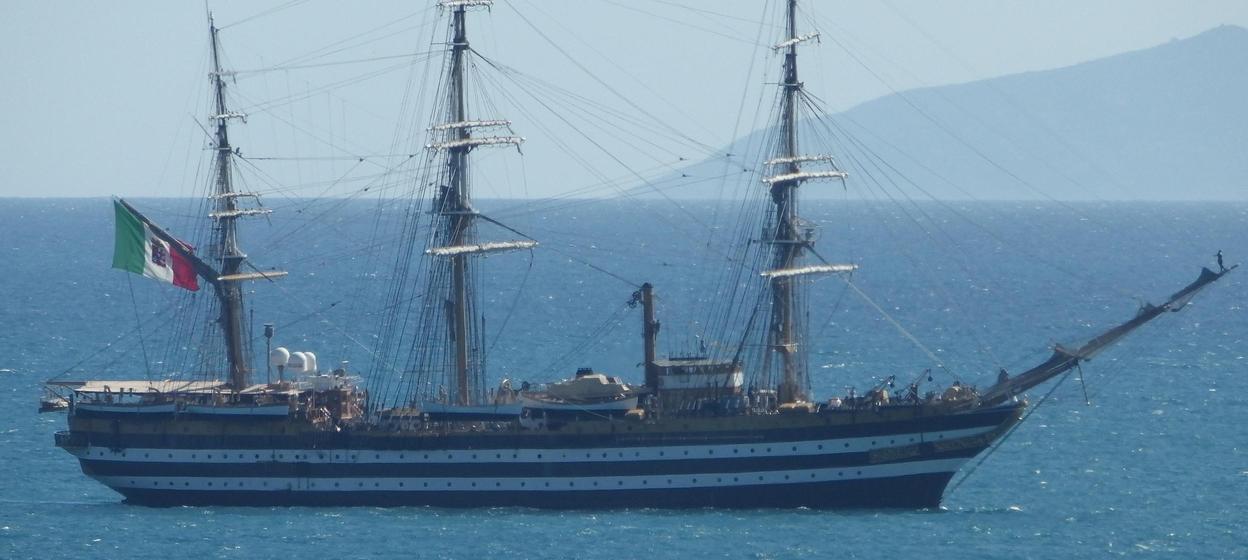 La Spezia, un palco sul mare accanto al veliero Vespucci per il “Simon Boccanegra” di Verdi La Spezia, un palco sul mare accanto al veliero Vespucci per il “Simon Boccanegra” di Verdi