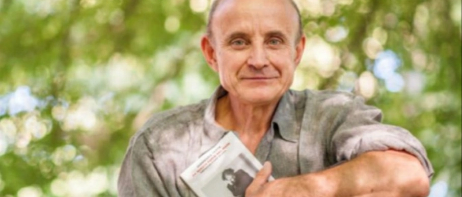 Lucignana, una passeggiata spirituale con Giuseppe Cederna fino all’Eremo di Sant’Ansano