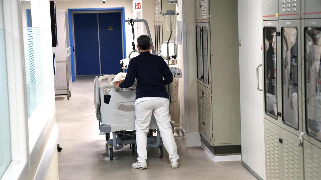 https://www.lanazione.it/image-service/view/acePublic/alias/contentid/MjFmMTE1NjYtMmJjOC00/0/il-comune-boccia-i-servizi-oncologici-ripristinate-il-trasporto-gratuito.jpeg?f=16:9&w=1200&h=630