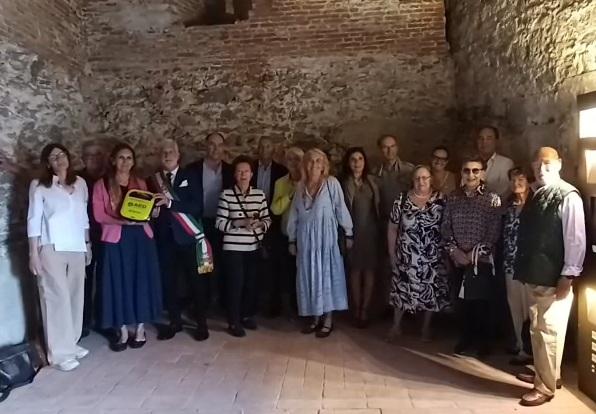 mura di pisa pi249 sicure e cardioprotette comune di pisa e associazioni donano un defibrillatore