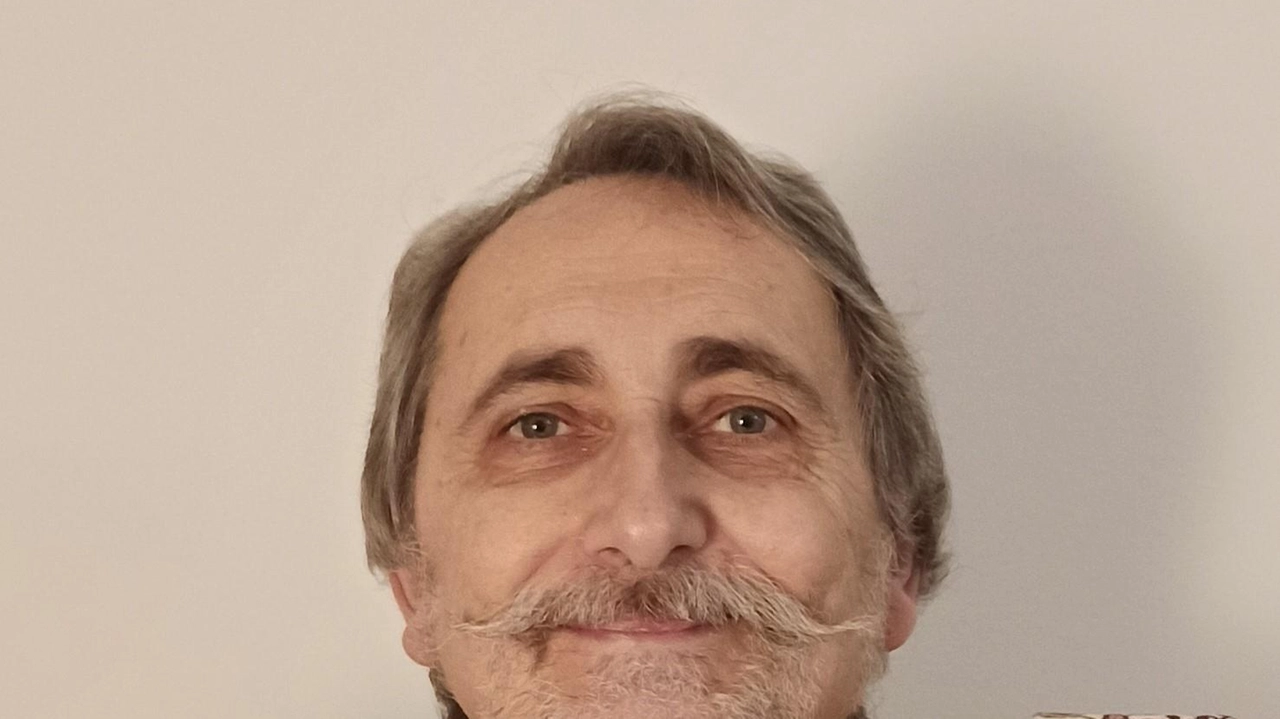 Renato De Rosa, classe 1957, consulente aziendale di politiche comunitarie e scrittore ha pubblicato ’In linea d’aria’ il suo secondo libro Renato De Rosa, classe 1957, consulente aziendale di politiche comunitarie e scrittore ha pubblicato ’In linea d’aria’ il suo secondo libro