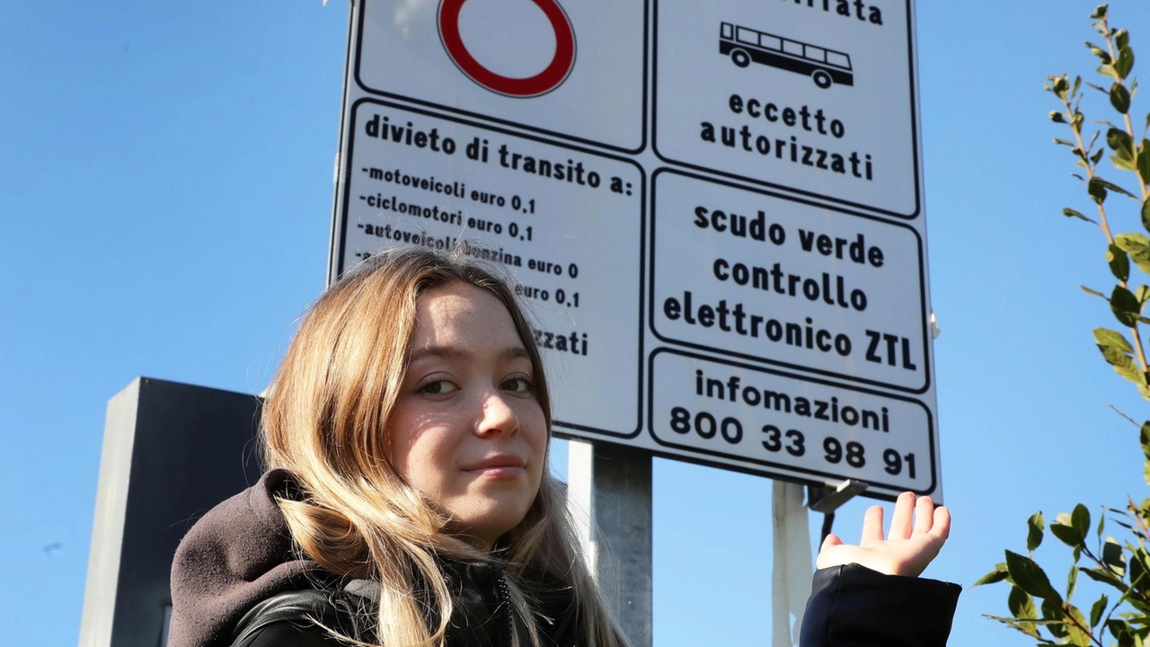 Question time bipartisan sulle 78 porte telematiche che sono ancora ferme. Del Re: "I cittadini quando saranno informati su tempi e modi del sistema?". Question time bipartisan sulle 78 porte telematiche che sono ancora ferme. Del Re: "I cittadini quando saranno informati su tempi e modi del sistema?".