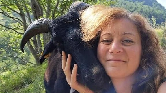 Silvia. con uno dei suoi animali Silvia. con uno dei suoi animali