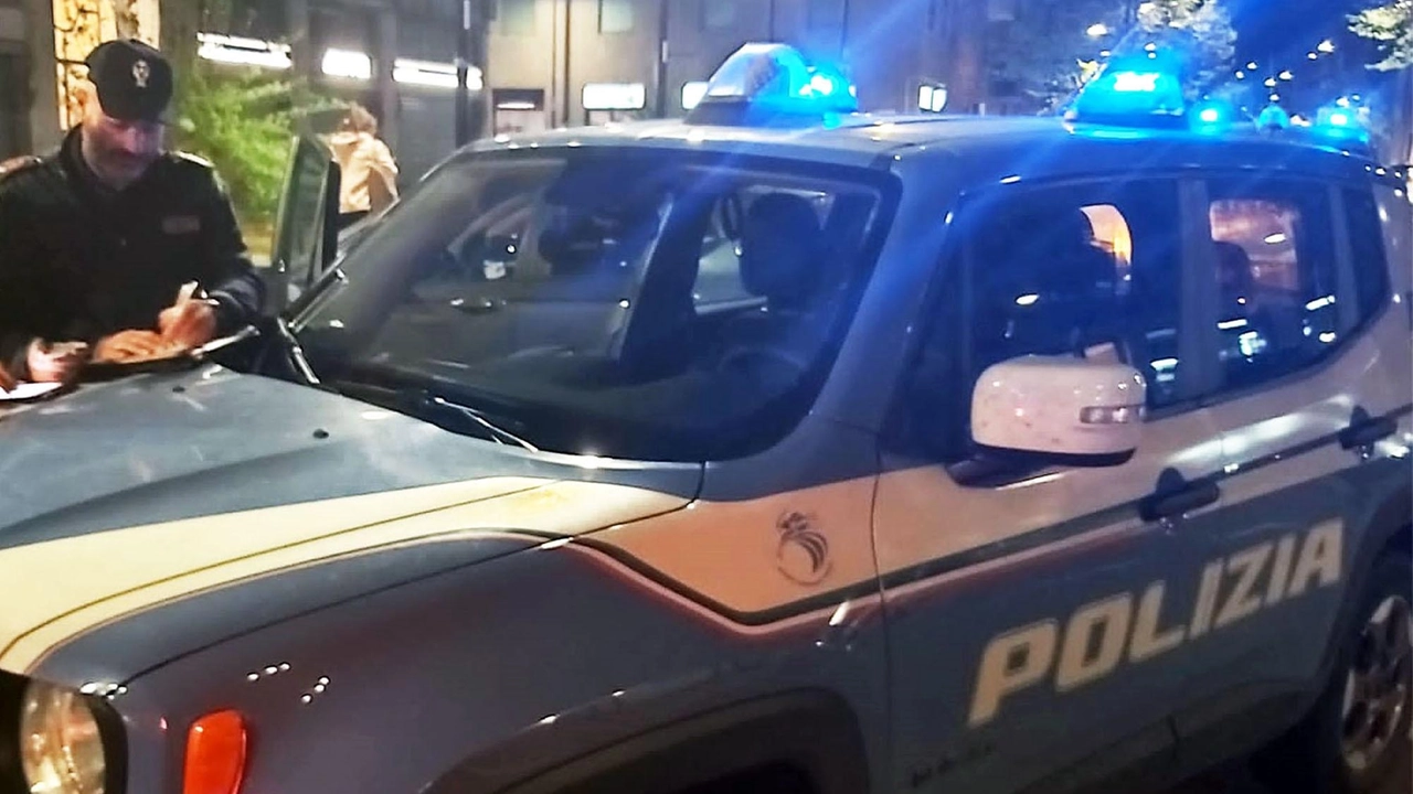 La polizia di Pescia ha fermato l’auto guidata dal minorenne (foto di archivio) La polizia di Pescia ha fermato l’auto guidata dal minorenne (foto di archivio)