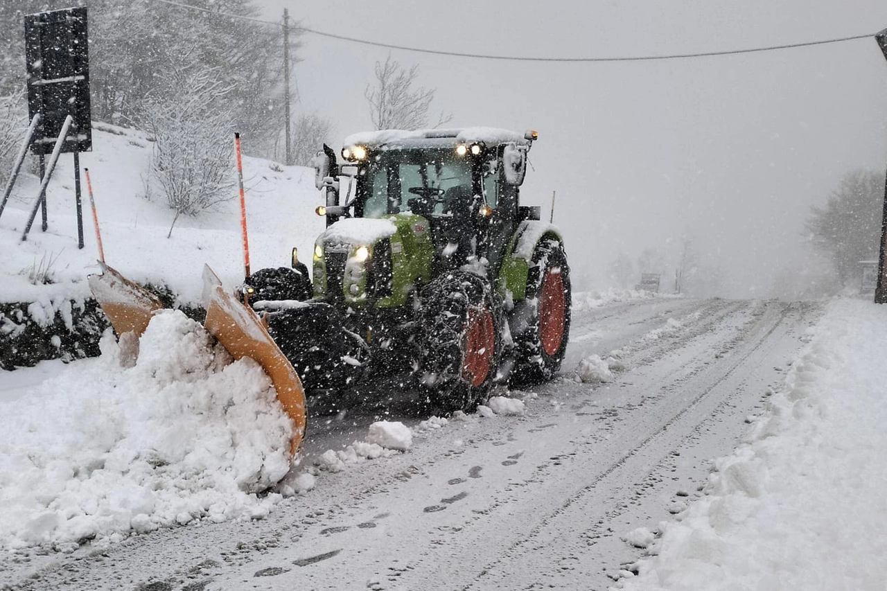 La neve al Passo delle Radici nella giornata del 18 aprile