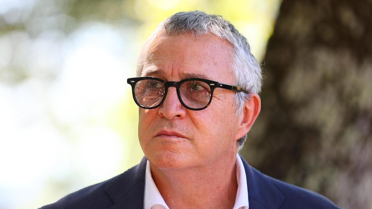 Giunti: "Chiamano gli anziani e li invitano a pagare per compensare una fantomatica violazione compiuta dal figlio o dal nipote" . Giunti: "Chiamano gli anziani e li invitano a pagare per compensare una fantomatica violazione compiuta dal figlio o dal nipote" .
