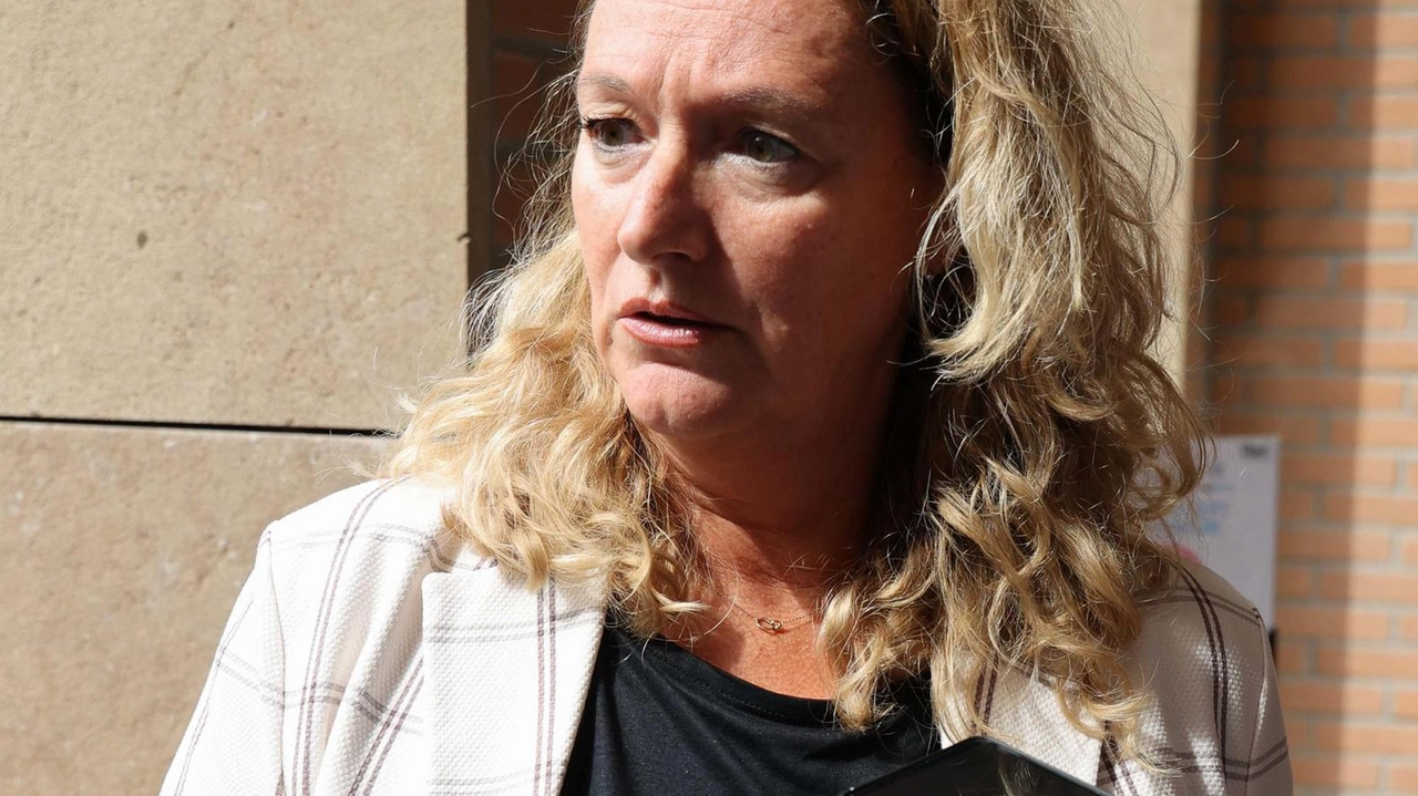 Il distretto tessile di Prato chiede ai parlamentari sostegno per la cassa integrazione e moratoria sui pagamenti, per affrontare la crisi. Il distretto tessile di Prato chiede ai parlamentari sostegno per la cassa integrazione e moratoria sui pagamenti, per affrontare la crisi.