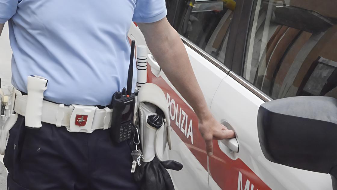 Vende alimenti illegalmente, scatta la multa Vende alimenti illegalmente, scatta la multa