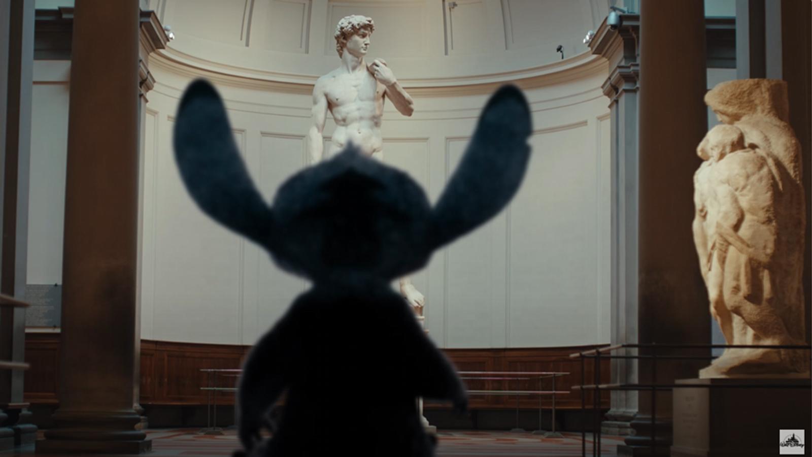 Stitch incontra il David: il mondo dei cartoon affascinato da Michelangiolo Stitch incontra il David: il mondo dei cartoon affascinato da Michelangiolo