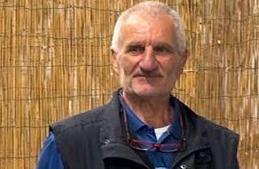 https://www.lanazione.it/image-service/view/acePublic/alias/contentid/MjIxZWRhYTItMzQ3Yy00/0/premio-cantiniere-dellanno-vince-francesco-paolo-buonvino.jpeg