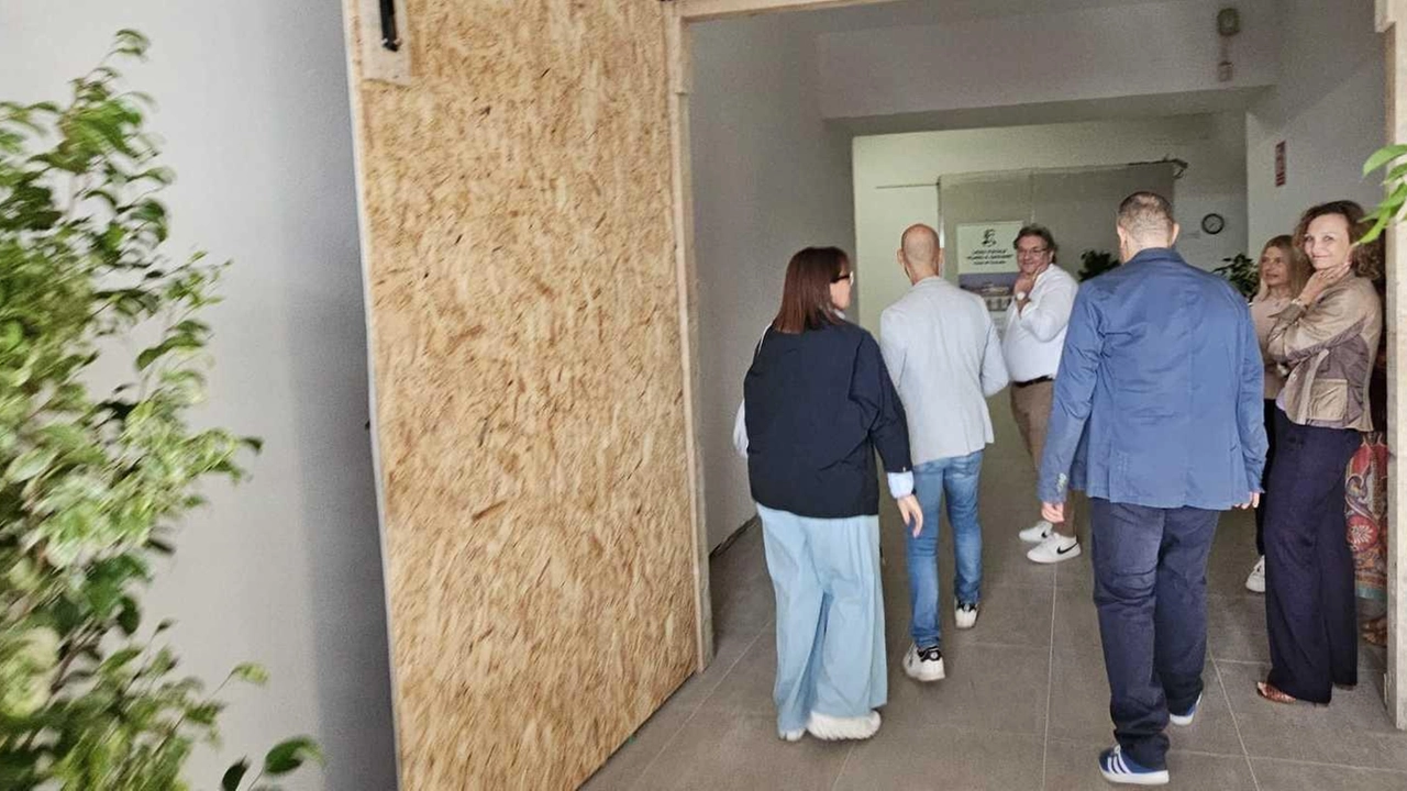 La nuova dirigente Marta Boriosi ha accolto i ragazzi: "L’auspicio è che quanto prima tutti gli iscritti alla scuola possano fare il loro ingresso in sede e usufruire degli spazi". La nuova dirigente Marta Boriosi ha accolto i ragazzi: "L’auspicio è che quanto prima tutti gli iscritti alla scuola possano fare il loro ingresso in sede e usufruire degli spazi".