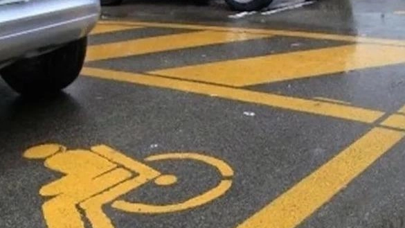 Disponibile una mappa delle aree di sosta riservate ai veicoli dei titolari di Cude, contrassegno unificato per persone con disabilità... Disponibile una mappa delle aree di sosta riservate ai veicoli dei titolari di Cude, contrassegno unificato per persone con disabilità...