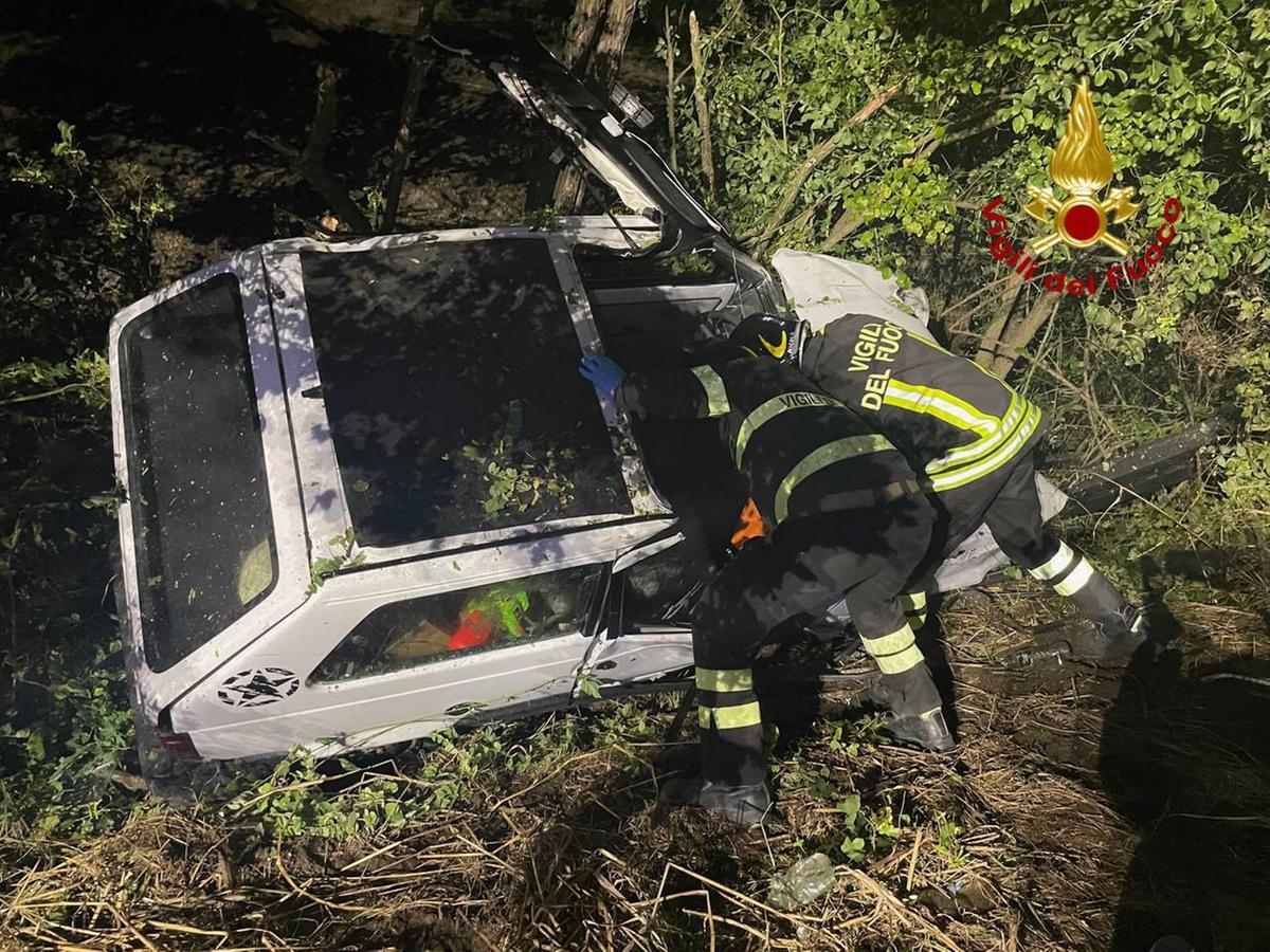 Muore a 52 anni nell’incidente: Umbertide, auto finisce nella scarpata Muore a 52 anni nell’incidente: Umbertide, auto finisce nella scarpata