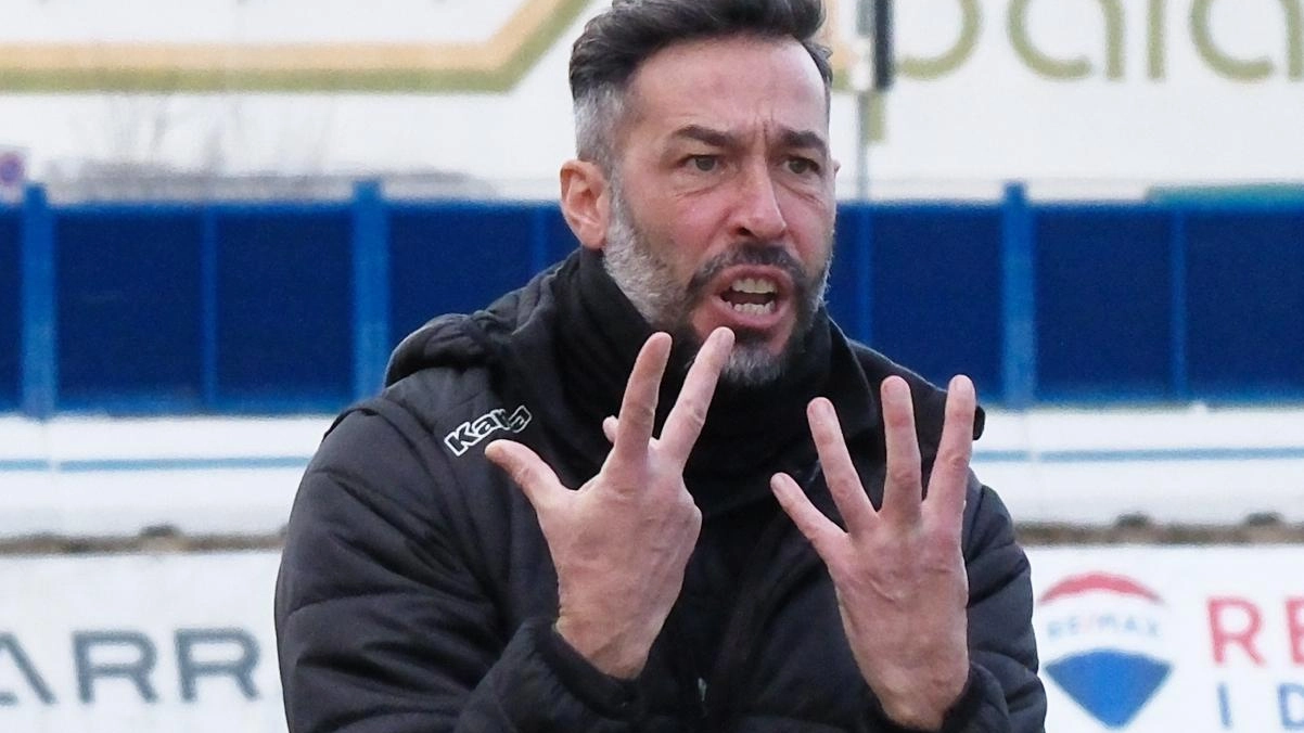 L’allenatore Marco Bonura esonerato dopo la sconfitta di ieri con l’Orvietana