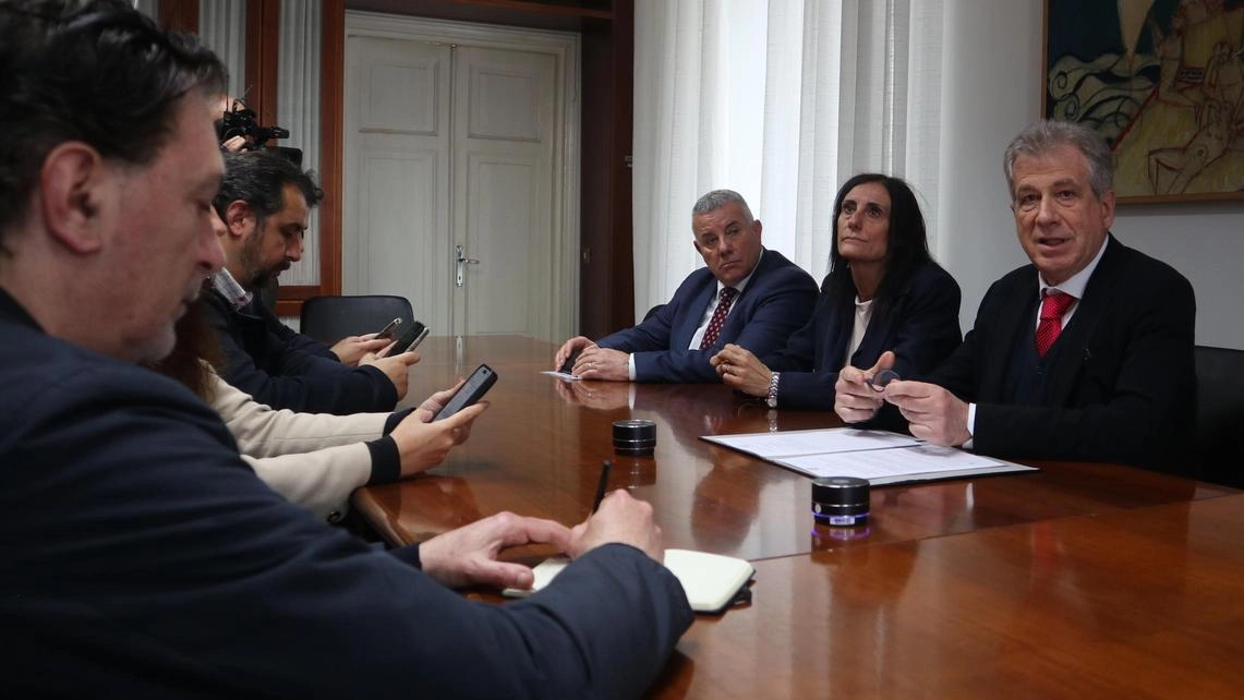 L’incontro di ieri in Prefettura durante il quale sono stati resi noti i risultati dell’esercitazione condotta all’impianto Snam di Panigaglia