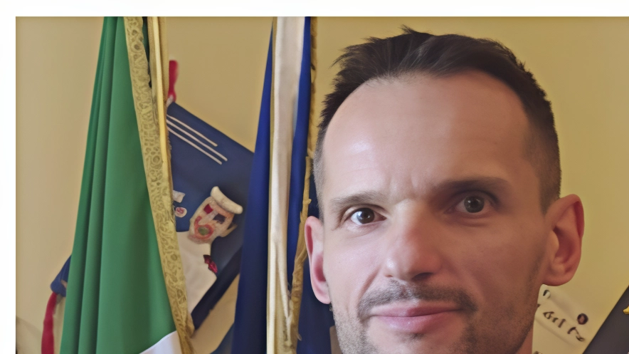 Già ieri i primi incidenti e lunghe code: il tratto aretino è ormai inadeguato, senza terza corsia è il caos. Bollino nero per la circolazione, chiusi tanti cantieri, stop ai camion. Ambulanze pronte ai caselli. Già ieri i primi incidenti e lunghe code: il tratto aretino è ormai inadeguato, senza terza corsia è il caos. Bollino nero per la circolazione, chiusi tanti cantieri, stop ai camion. Ambulanze pronte ai caselli.
