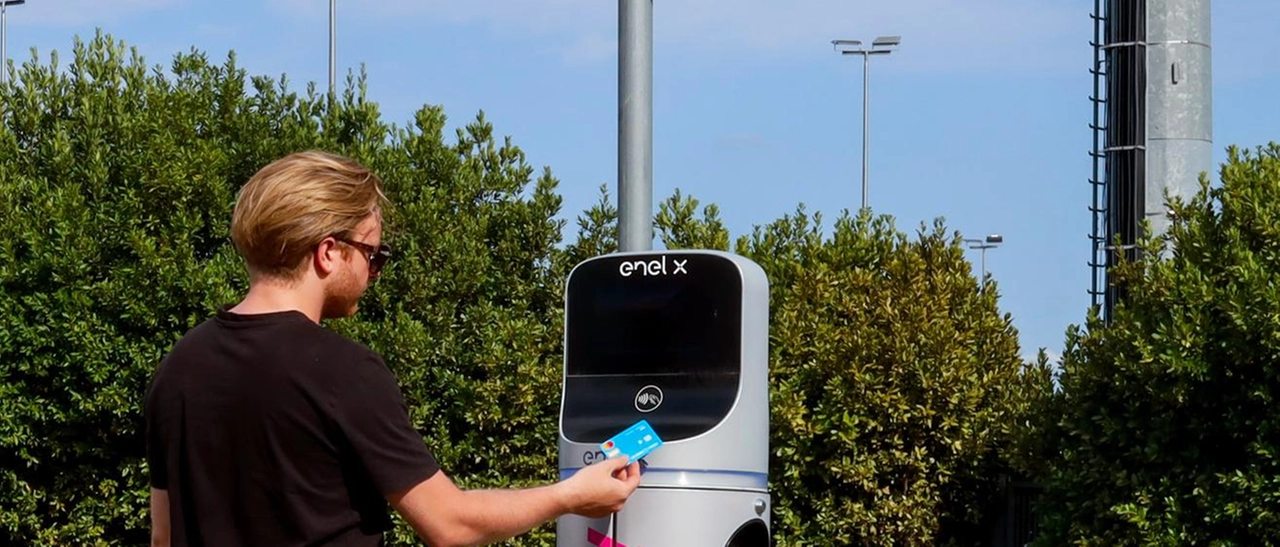 Nuovi punti di ricarica: spinta alla mobilità elettrica