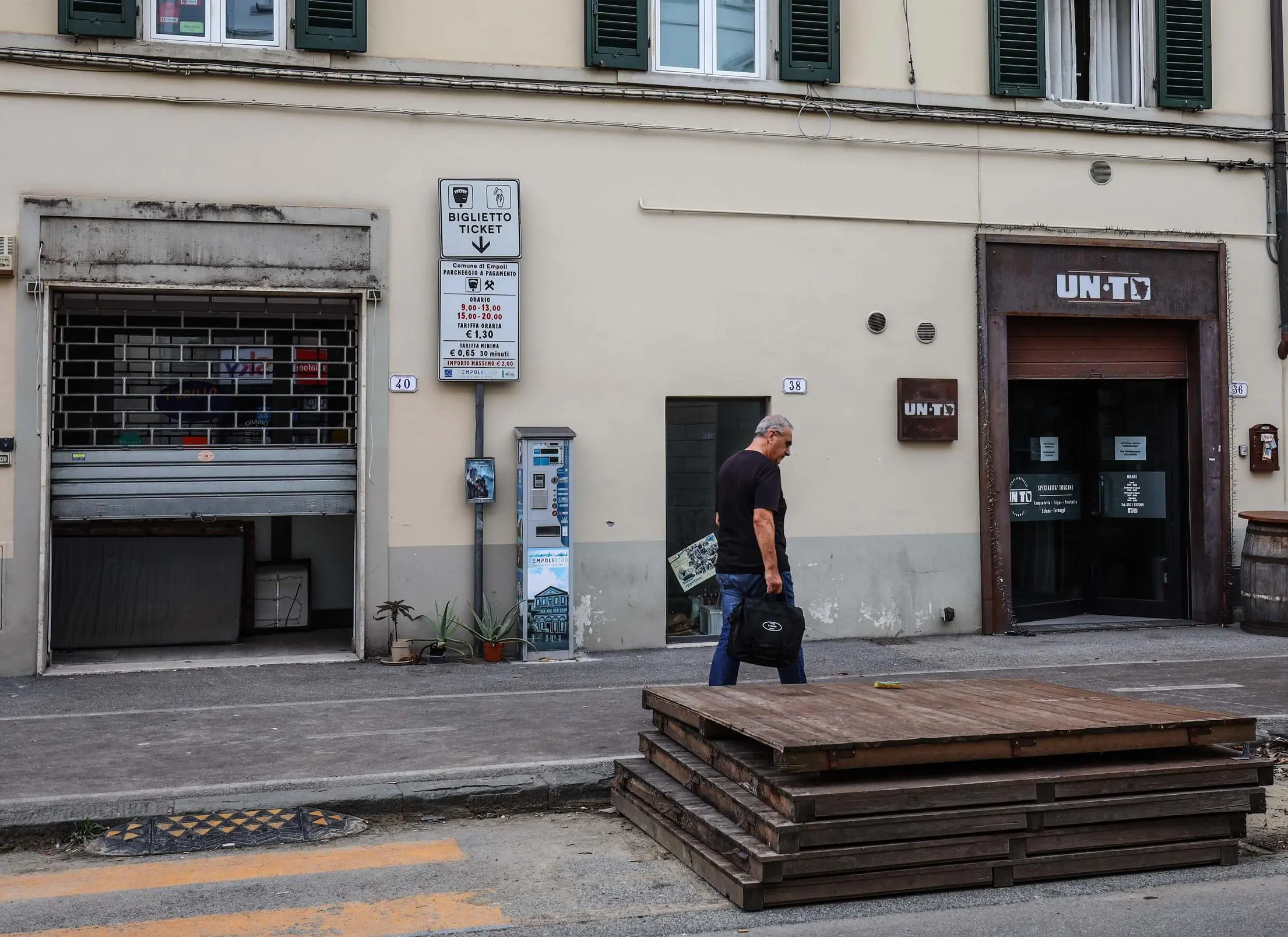 La crisi del commercio. Via Roma, nuove chiusure: "Non c’è giro di clienti"