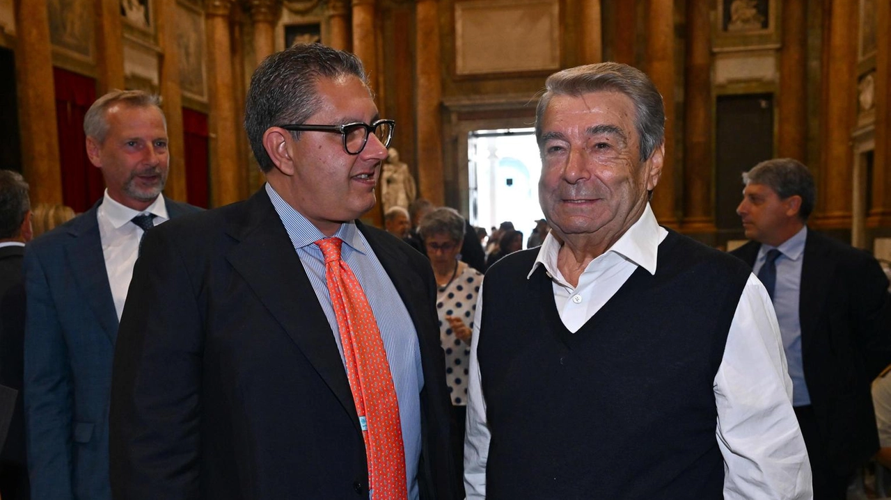L’ex governatore Giovanni Toti con l’imprenditore Aldo Spinelli (foto d’archivio) L’ex governatore Giovanni Toti con l’imprenditore Aldo Spinelli (foto d’archivio)