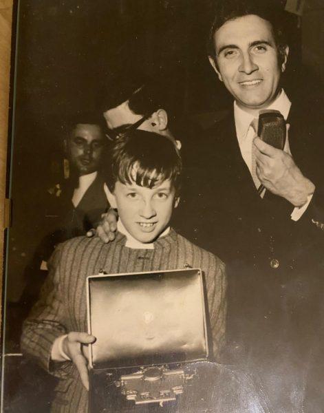 Il cantante sangiovannese Walter Sterbini con Pippo Baudo a Reggello nel...1967 Il cantante sangiovannese Walter Sterbini con Pippo Baudo a Reggello nel...1967