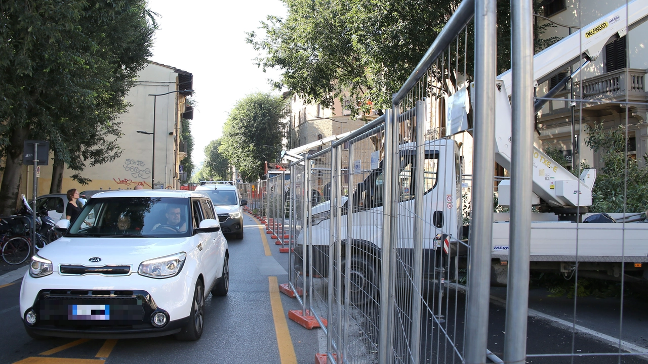 Il cantiere della tramvia in viale Giannotti (Foto Marco Mori/New Press Photo)