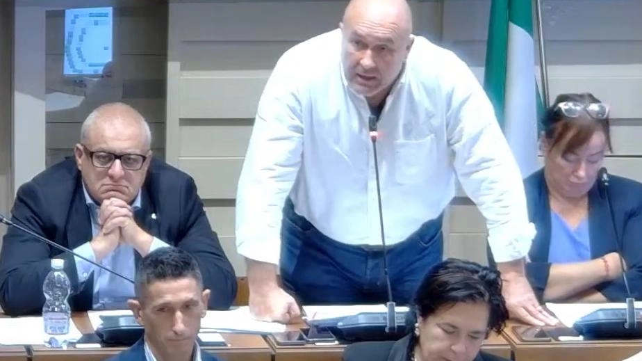 Flop e tensioni a Terni dopo la sconfitta del centrodestra: Bandecchi criticato dal centrosinistra per alleanza con FdI. Elettori delusi, Ap si difende. Flop e tensioni a Terni dopo la sconfitta del centrodestra: Bandecchi criticato dal centrosinistra per alleanza con FdI. Elettori delusi, Ap si difende.