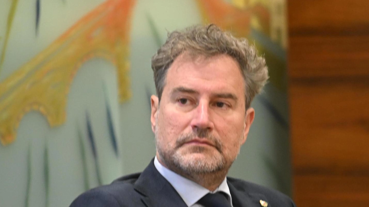 Mario Pardini, sindaco di Lucca, in consiglio comunale ha spiegato i perché del cambio di deleghe Mario Pardini, sindaco di Lucca, in consiglio comunale ha spiegato i perché del cambio di deleghe