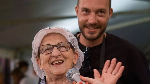 Caterina Corridori e il nipote Walter Giustarini: insieme formano un binomio conosciutissimo sui social. Ora hanno deciso di chiudere con la loro attività di ristoratori