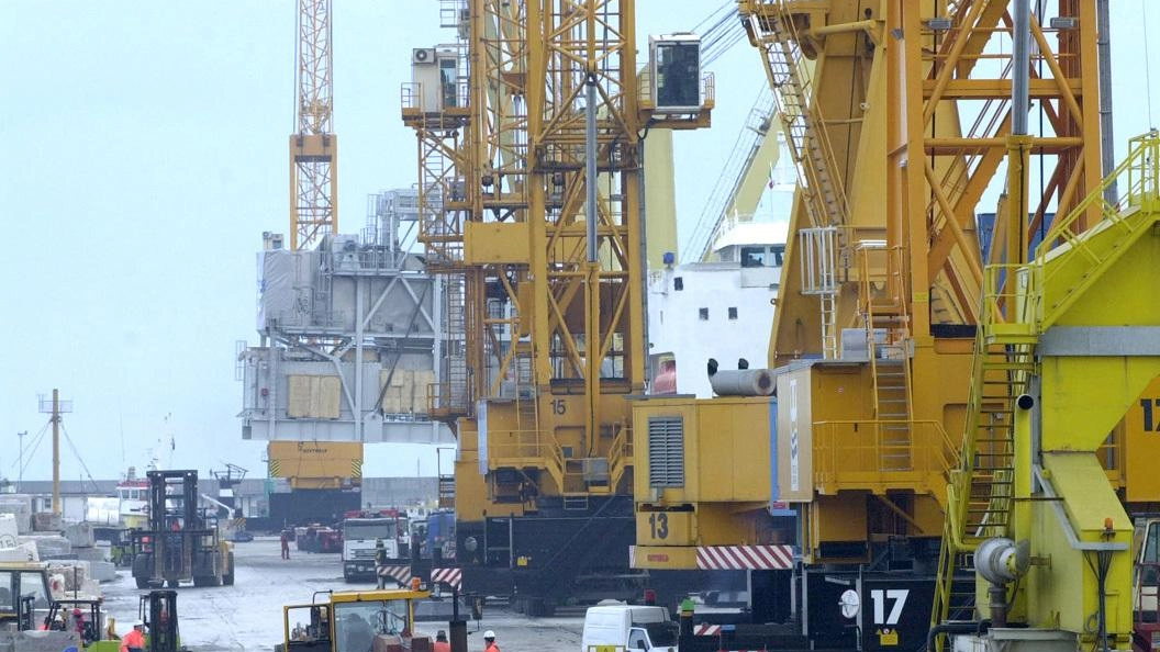 Il Partito Repubblicano Italiano sostiene il nuovo piano regolatore del porto, criticando quello del 1981 e puntando sullo sviluppo della portualità e del territorio circostante per garantire crescita economica e occupazione.