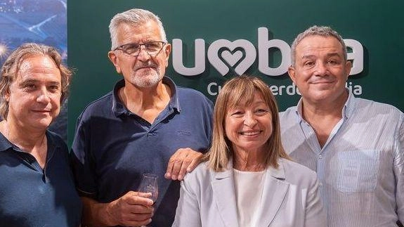 "Umbriamo", il nuovo negozio promosso da Confagricoltura Umbria all'aeroporto di Perugia, offre prodotti regionali di qualità e un servizio di e-commerce. Un'opportunità per promuovere le eccellenze umbre ai viaggiatori in partenza. "Umbriamo", il nuovo negozio promosso da Confagricoltura Umbria all'aeroporto di Perugia, offre prodotti regionali di qualità e un servizio di e-commerce. Un'opportunità per promuovere le eccellenze umbre ai viaggiatori in partenza.
