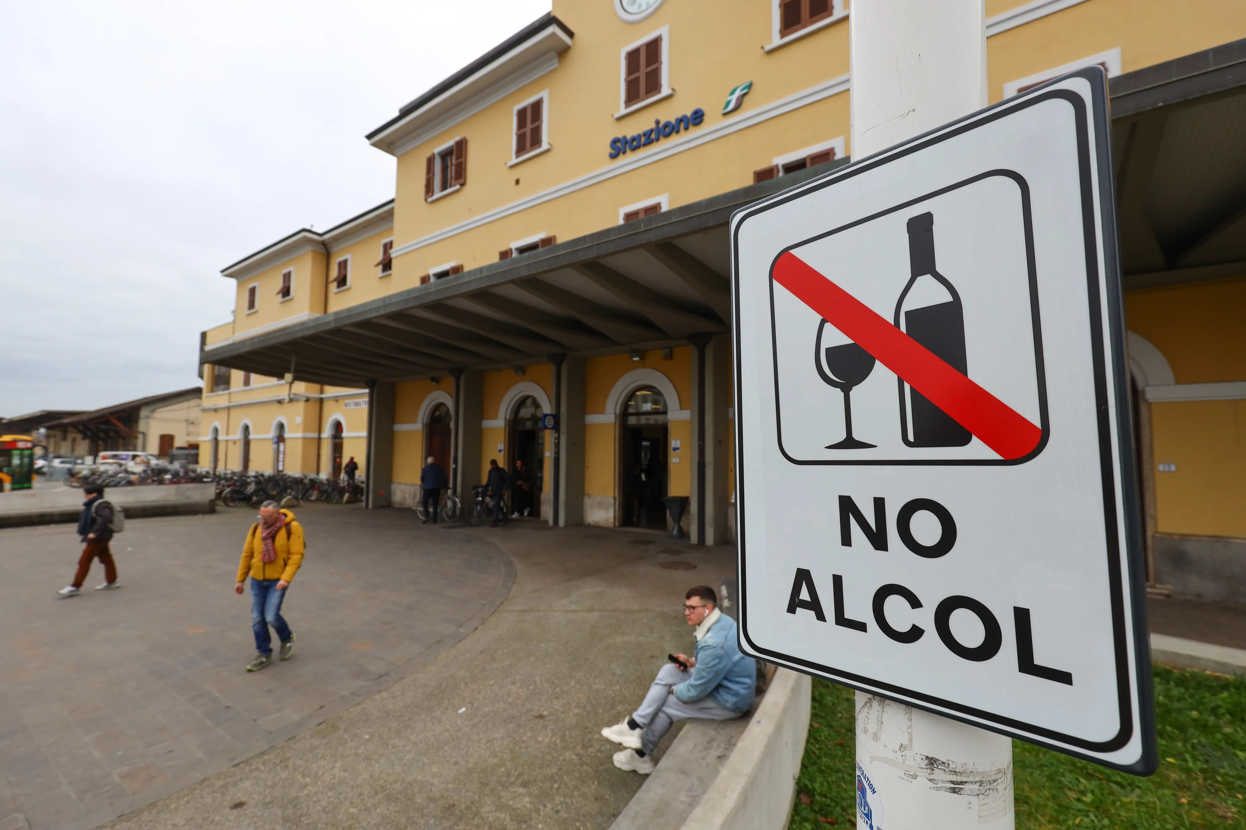 Un’estate senza alcool. Restano le ordinanze anti degrado e stretta sui negozi di alimentari
