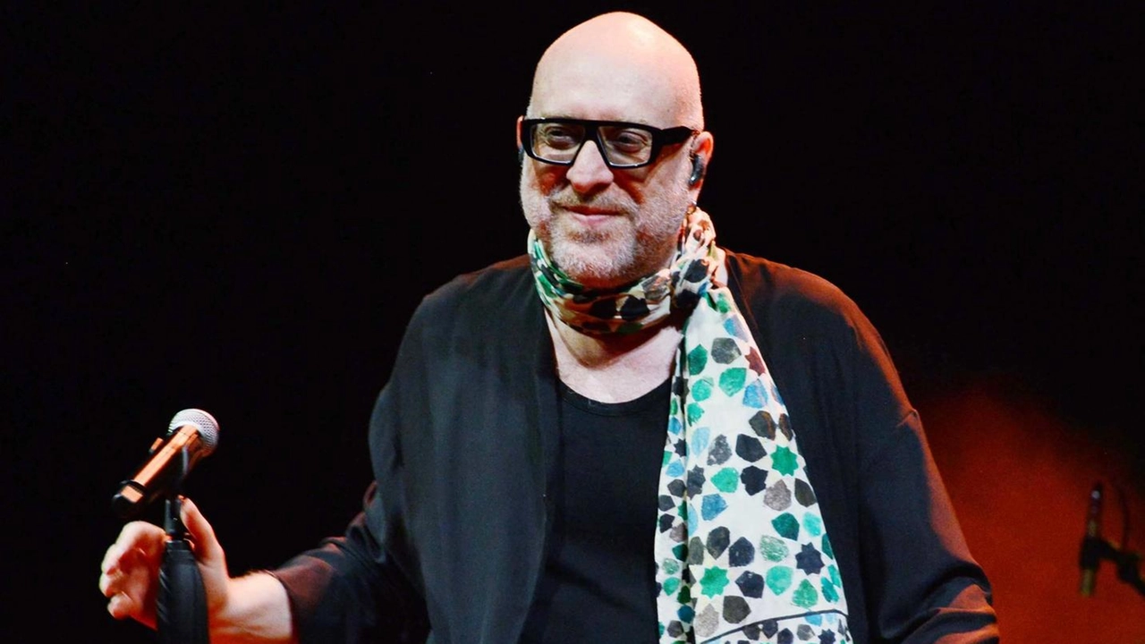 Mario Biondi durante il tour nei maggiori teatri italiani Mario Biondi durante il tour nei maggiori teatri italiani