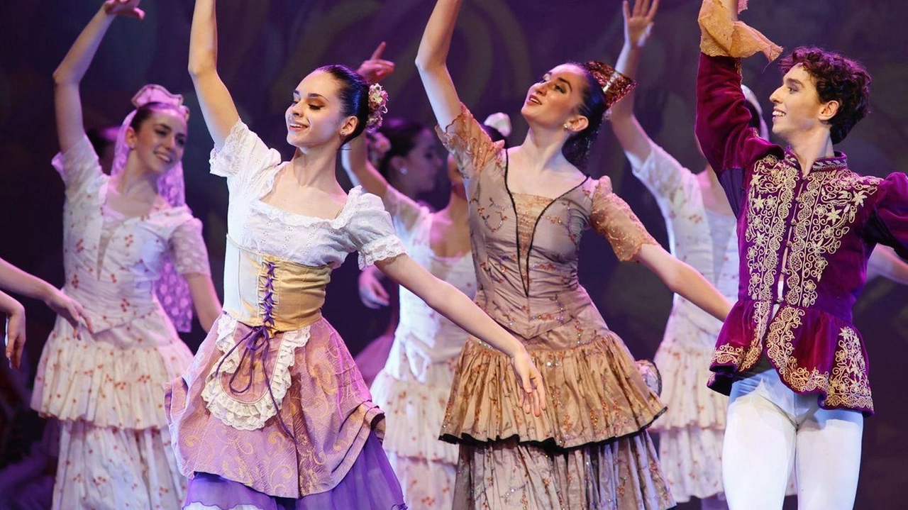 Sotto,. Francesca Masi organizzatrice dell’evento al teatro Era il 15 dicembre Sotto,. Francesca Masi organizzatrice dell’evento al teatro Era il 15 dicembre