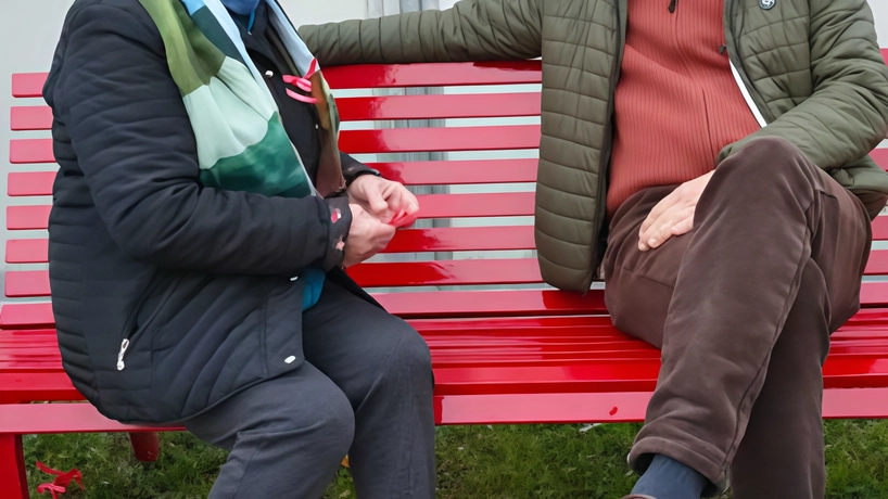 Inaugurata panchina rossa a Montelupo Fiorentino per promuovere non violenza e cambiamento culturale. Progetti futuri e eventi contro violenza sulle donne. Inaugurata panchina rossa a Montelupo Fiorentino per promuovere non violenza e cambiamento culturale. Progetti futuri e eventi contro violenza sulle donne.