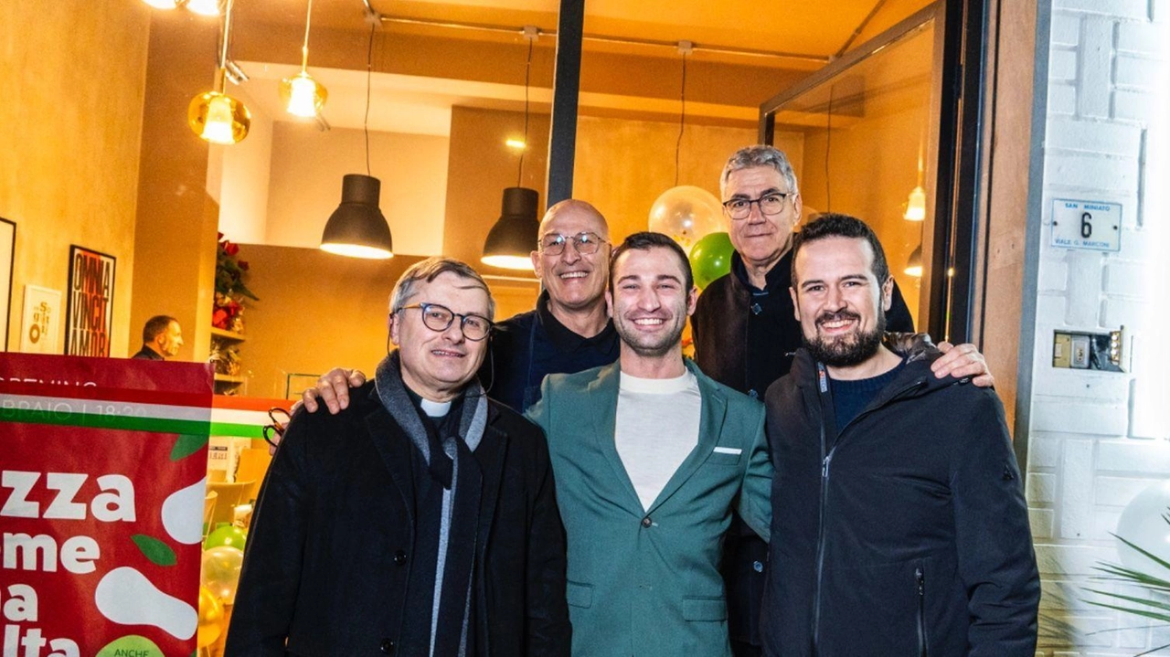 Grande successo e decine e decine di presenze per l’inaugurazione della nuova sfida della famiglia Brotini Grande successo e decine e decine di presenze per l’inaugurazione della nuova sfida della famiglia Brotini