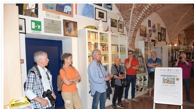 Esposizione fotografica che celebra i gemellaggi. Inaugurazione il 25 aprile. Esposizione fotografica che celebra i gemellaggi. Inaugurazione il 25 aprile.