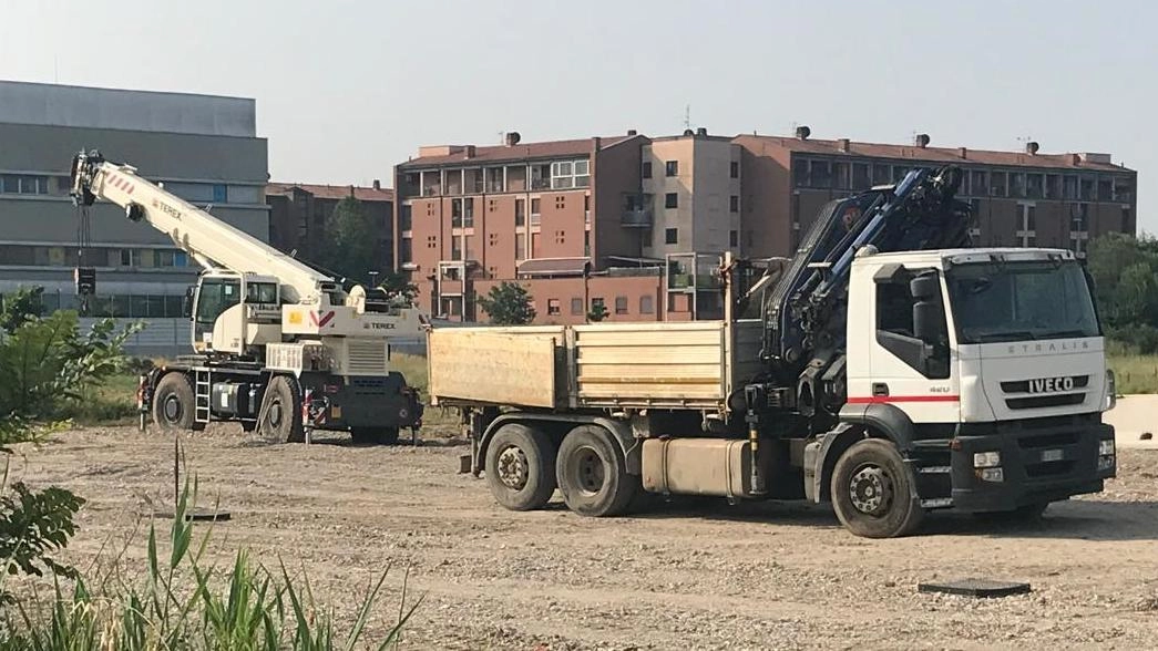 Camion e ruspe già in azione, il nuovo polo di Biologia diventerà presto realtà: i lavori sono in corso Camion e ruspe già in azione, il nuovo polo di Biologia diventerà presto realtà: i lavori sono in corso