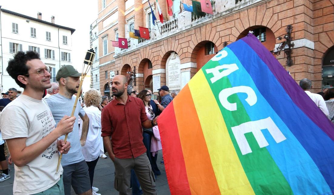 https://www.lanazione.it/image-service/view/acePublic/alias/contentid/MjNlZjg4NjgtNzI4Zi00/0/corteo-a-sostegno-della-global-flotilla-simbolo-di-solidarieta-e-resistenza.jpeg?f=1.90:1&w=1200
