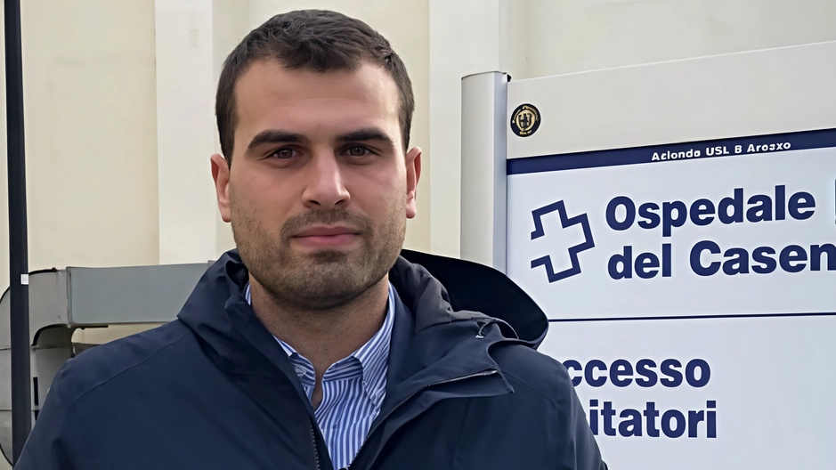 Con uno striscione appeso alla cancellata dell’ospedale del Casentino i sindacati hanno denunciato la situazione in cui gli infermieri si trovano ad affrontare ogni giorno la loro giornata lavorativa, Vagnoli appoggia la loro protesta Con uno striscione appeso alla cancellata dell’ospedale del Casentino i sindacati hanno denunciato la situazione in cui gli infermieri si trovano ad affrontare ogni giorno la loro giornata lavorativa, Vagnoli appoggia la loro protesta