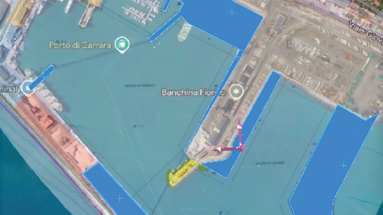 "Il commissario parla di “una banchina in più e di una riorganizzazione interna” ma ai Ministeri è in revisione quello con 140mila mq di ampliamento. E poi è proprio lo scalo che ha eroso la spiaggia e limita l’apporto di sabbia". "Il commissario parla di “una banchina in più e di una riorganizzazione interna” ma ai Ministeri è in revisione quello con 140mila mq di ampliamento. E poi è proprio lo scalo che ha eroso la spiaggia e limita l’apporto di sabbia".