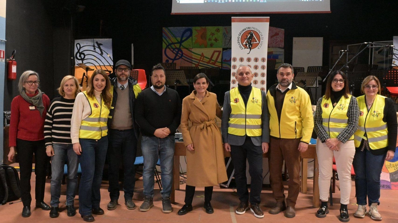 Il progetto è stato presentato ieri mattina alla scuola media Chelini di San Vito (foto Alcide) Il progetto è stato presentato ieri mattina alla scuola media Chelini di San Vito (foto Alcide)