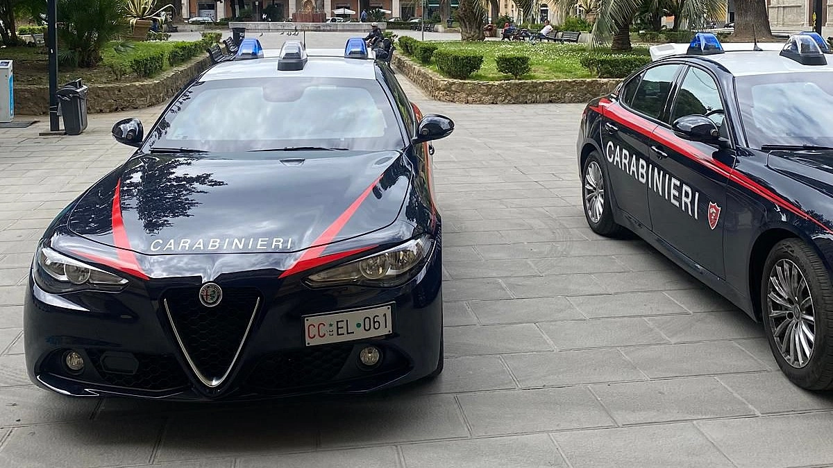 Fermato in strada, ha 330 grammi di hashish a casa, arrestato 26enne