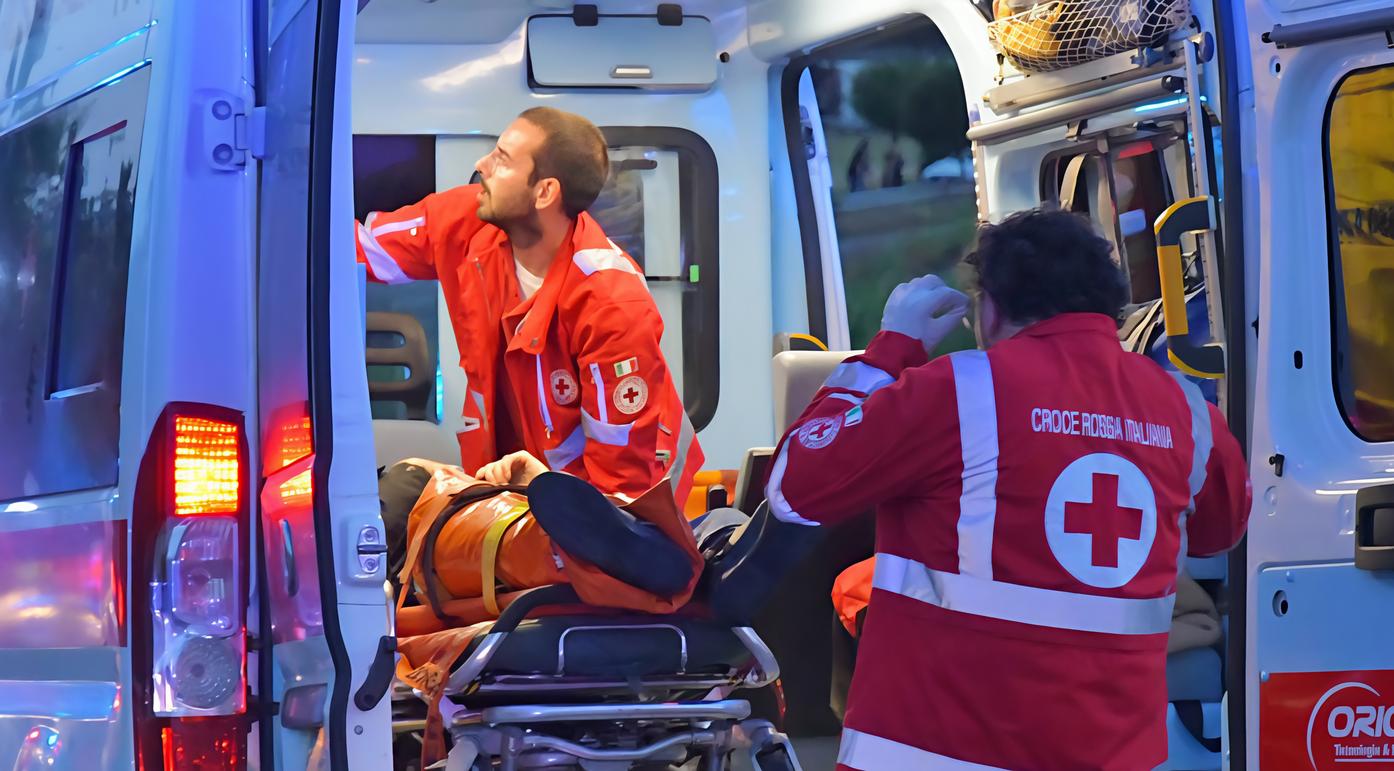 https://www.lanazione.it/image-service/view/acePublic/alias/contentid/MjQ5ZDQxYjgtOTUzMi00/0/si-ribalta-con-il-trattore-in-un-campo-imprenditore-muore-schiacciato-corsa-contro-il-tempo-per-rianimarlo.jpeg
