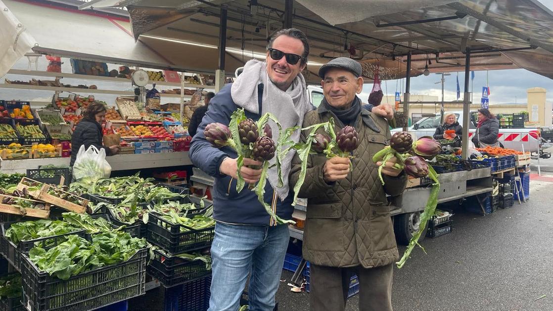 Il mercato torna in centro a Pontedera: “Benefici al commercio e a tutto il tessuto sociale”