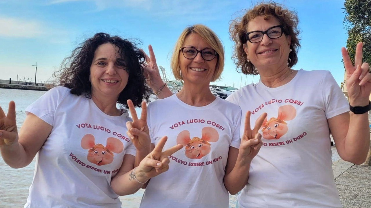 La sindaca di Castiglione, Elena Nappi (al centro), e le assessore Sandra Mucciarelli (a sinistra) e Susanna Lorenzini