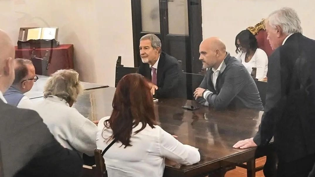 I quattro “comandamenti“ per salvare il Trasimeno: le richieste dell’associazione “Il lago al centro“ sottoscritte dai nove candidati alla guida della Regione I quattro “comandamenti“ per salvare il Trasimeno: le richieste dell’associazione “Il lago al centro“ sottoscritte dai nove candidati alla guida della Regione