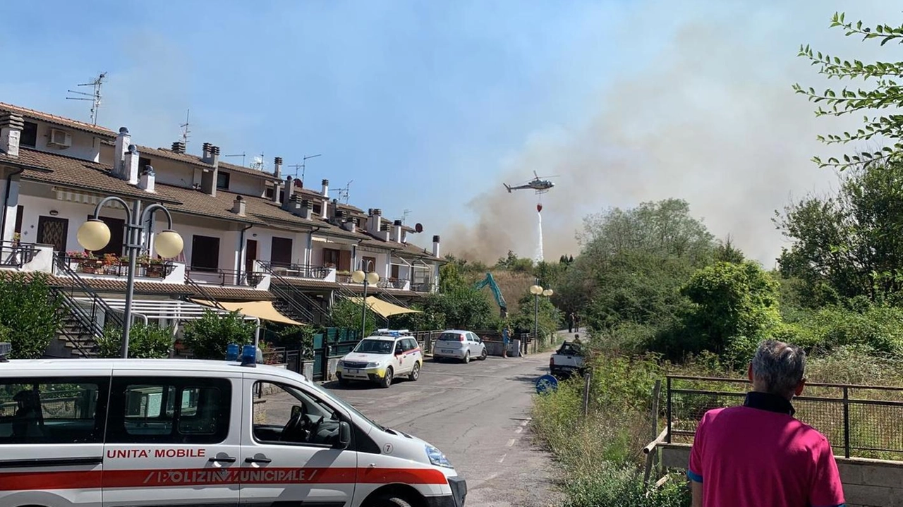 Il sindaco di Abbadia San Salvatore ripercorre le ore drammatiche che hanno portato anche all’evacuazione delle abitazioni. "Molti cittadini hanno offerto ospitalità a chi era fuori di casa". Il sindaco di Abbadia San Salvatore ripercorre le ore drammatiche che hanno portato anche all’evacuazione delle abitazioni. "Molti cittadini hanno offerto ospitalità a chi era fuori di casa".